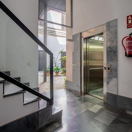Ry Aparcamiento Incluido Junto A Catedral Ideal Parejas Seville Luaran gambar
