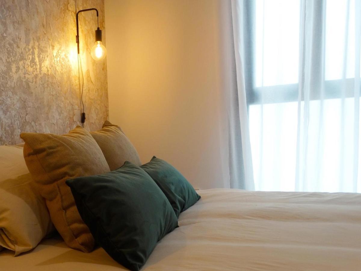 Ry Aparcamiento Incluido Junto A Catedral Ideal Parejas Seville Luaran gambar