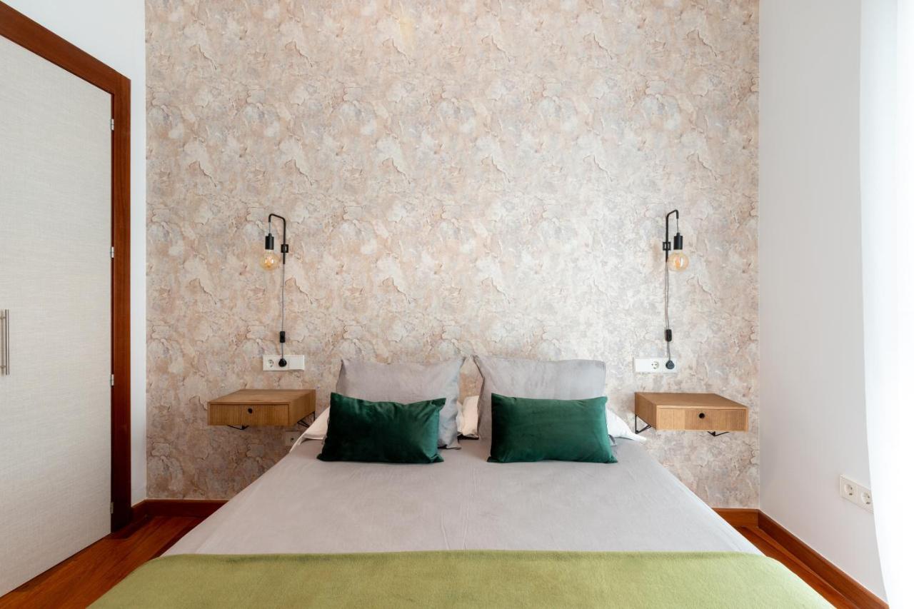 Ry Aparcamiento Incluido Junto A Catedral Ideal Parejas Seville Luaran gambar