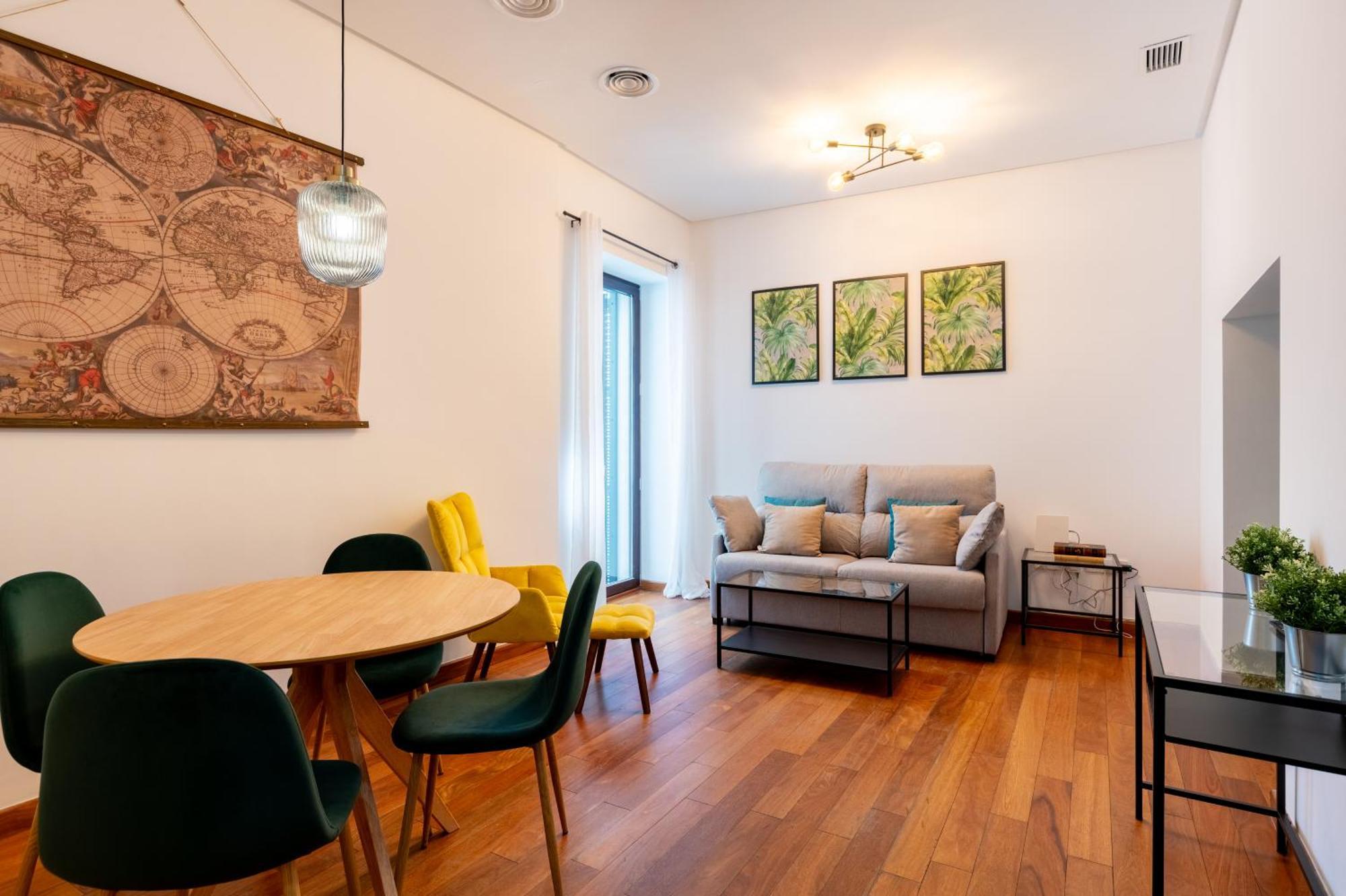 Ry Aparcamiento Incluido Junto A Catedral Ideal Parejas Seville Luaran gambar