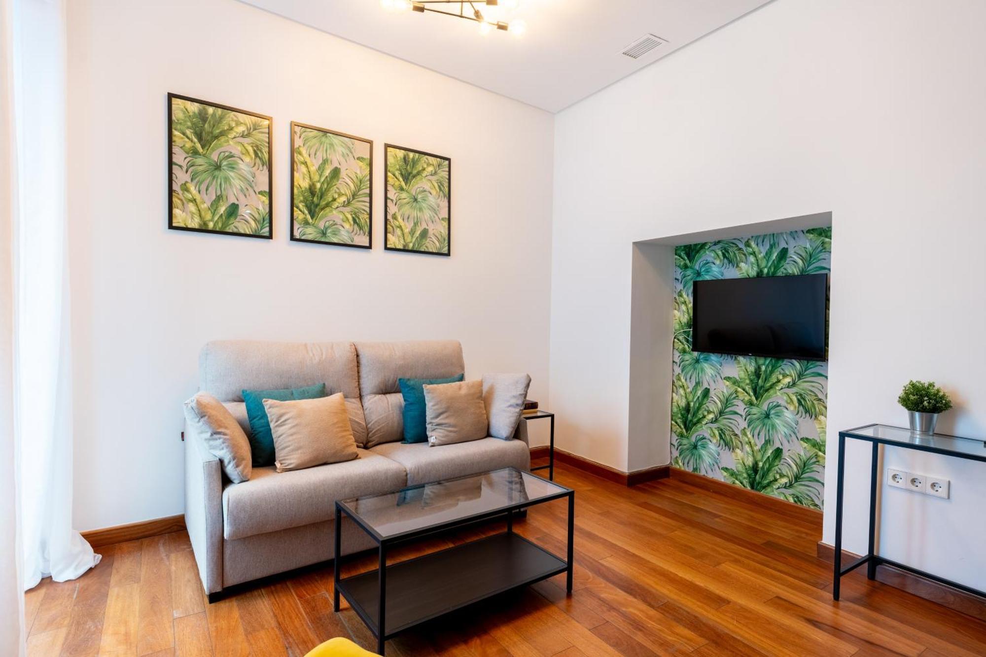 Ry Aparcamiento Incluido Junto A Catedral Ideal Parejas Seville Luaran gambar