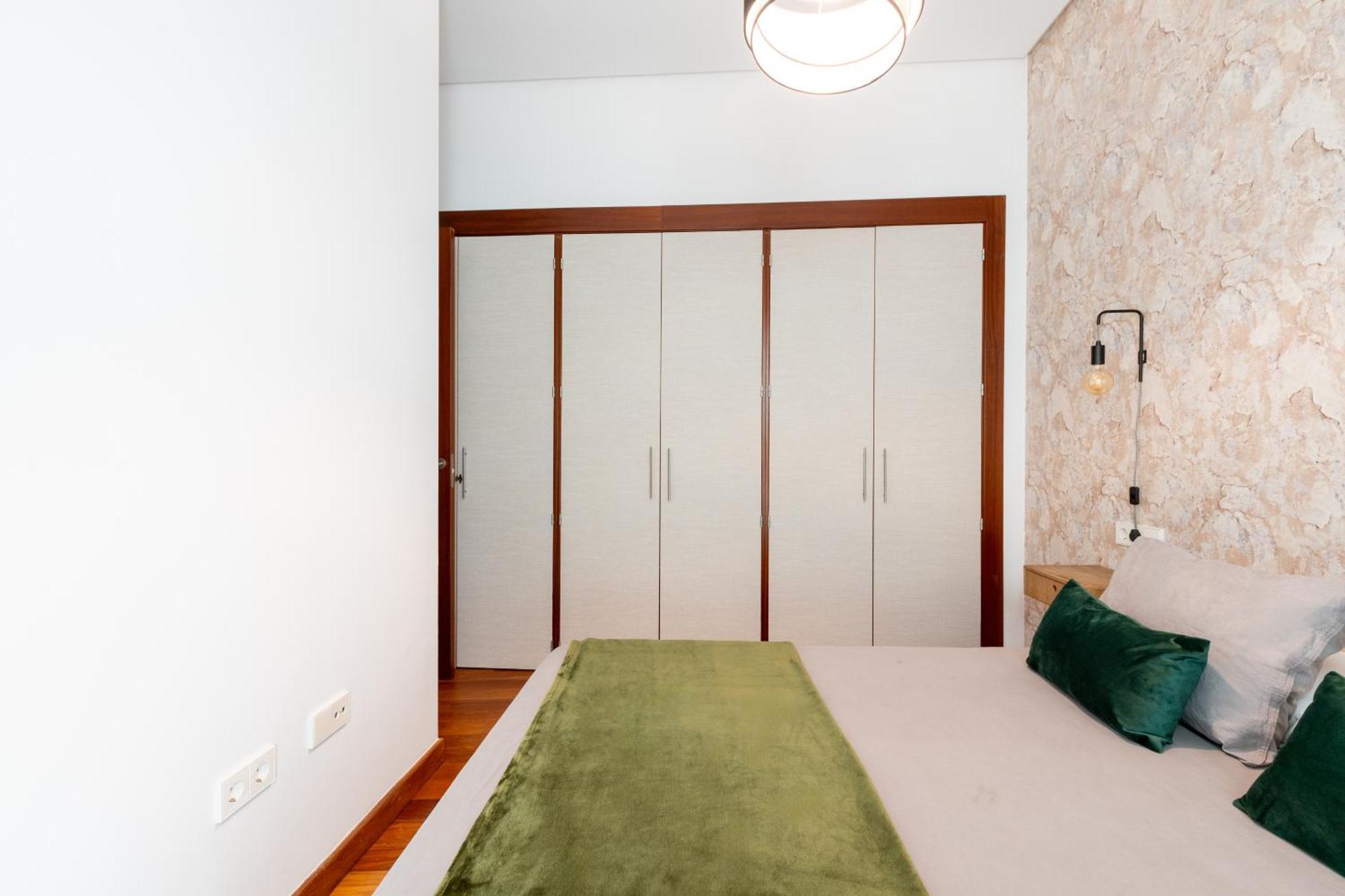 Ry Aparcamiento Incluido Junto A Catedral Ideal Parejas Seville Luaran gambar